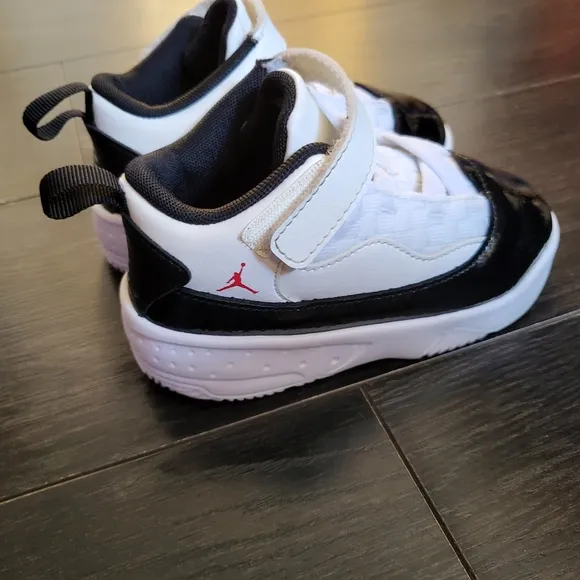 Jordan Black and White Sneakers with Velcro Strap