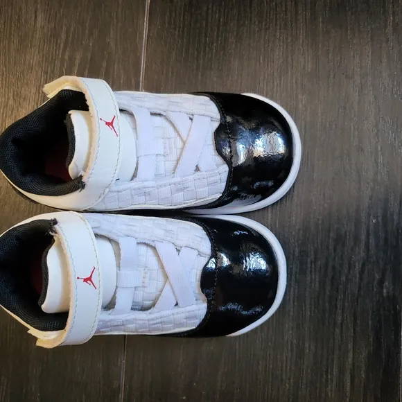 Jordan Black and White Sneakers with Velcro Strap
