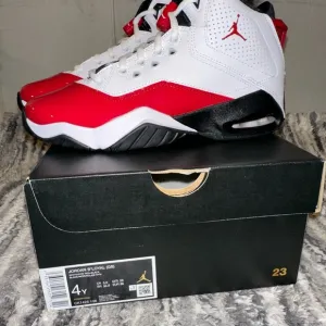 Jordan B’Loyal youth Sz 4