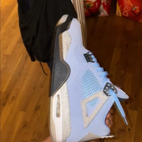 Jordan UNC  Men's Blue Sneakers SIZE 11 Real