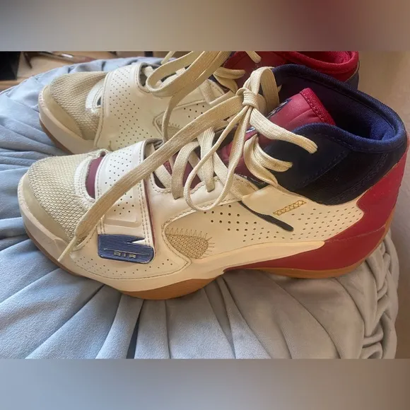 Jordan Zion 2 Pelicans Youth 7Y Basketball Shoes Sneakers Men’s 7.5 Nike…