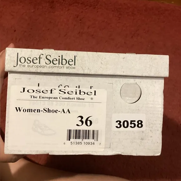 Josef Seibel Women's Tan Sandals