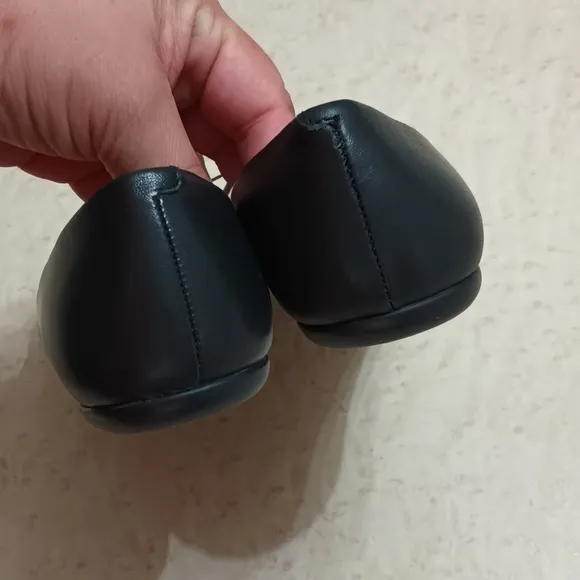 Kate Spade Black Flat shoes Leather  Size 7 Women's