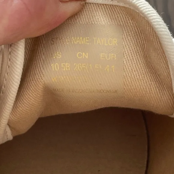 KATE SPADE NEW Taylor Lace-Up Low-Top Sneakers