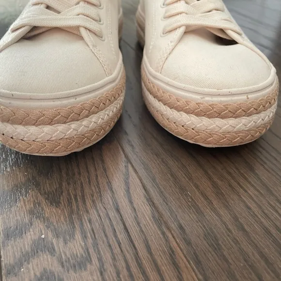 KATE SPADE NEW Taylor Lace-Up Low-Top Sneakers