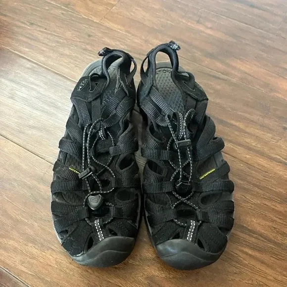 Keen Closed Toe Whisper Sandal- Size 9