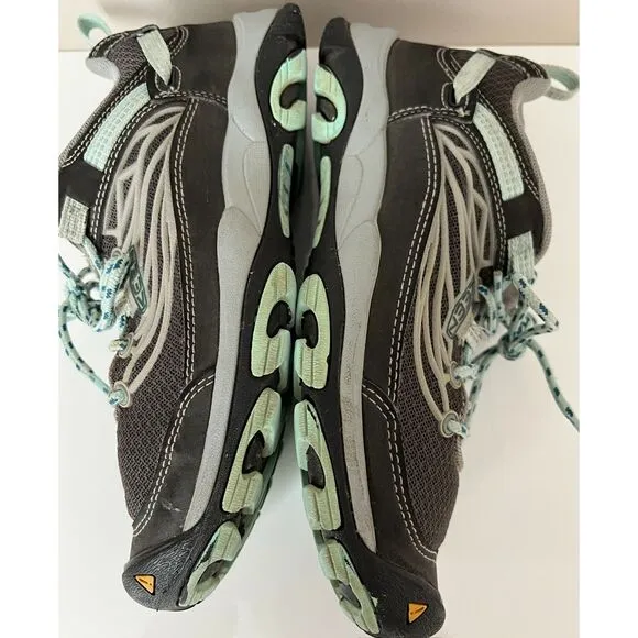 Keen Saltzman Trail hiking shoes. Size 7.
