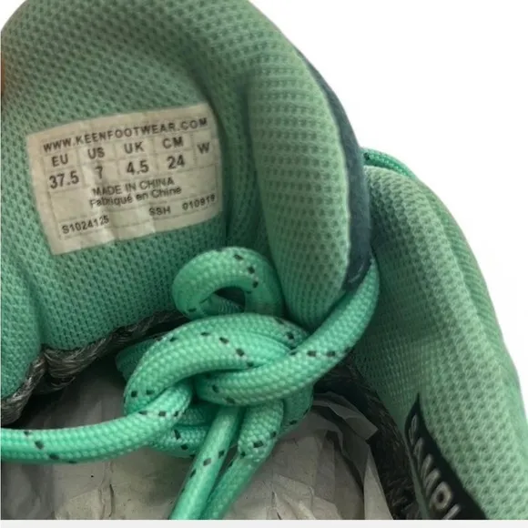 KEEN SAMPLE HIKING SHOES FOR WOMEN