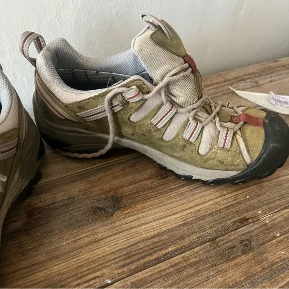 Keen Tan Targhee Hiking Shoes Size 9.5 women’s