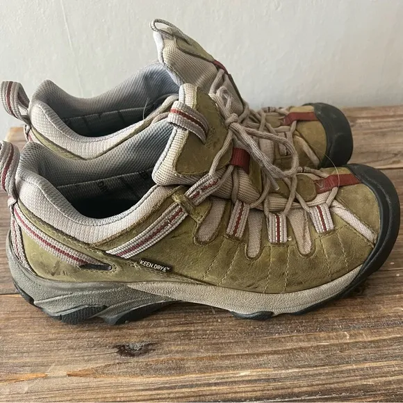 Keen Tan Targhee Hiking Shoes Size 9.5 women’s