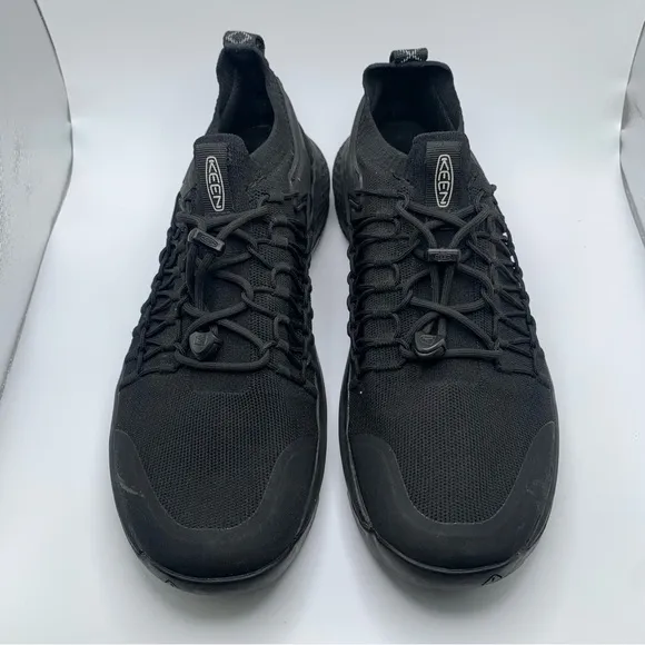 Keen Uneek Sneaker Black Men’s Size 9.5 Black slip on EUC hiking outdoor 1299