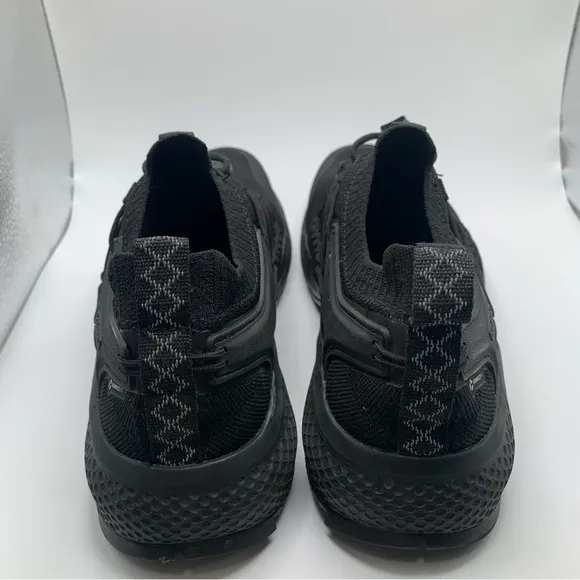 Keen Uneek Sneaker Black Men’s Size 9.5 Black slip on EUC hiking outdoor 1299