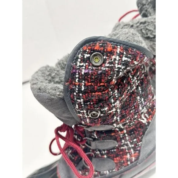 Khombu Elysse Rubber Upper Water Resistant Boots Plaid Lace Up Black Red 8