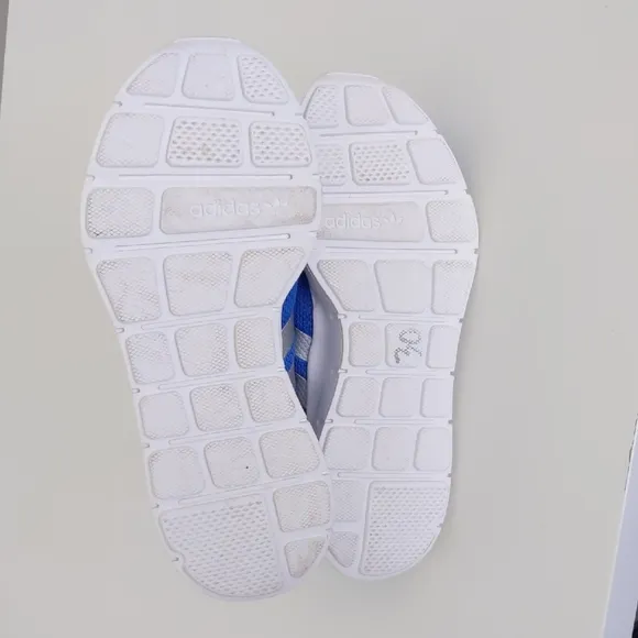 Kids Adidas Blue Athletic Swift Running Sneaker Shoes Size 3.5
