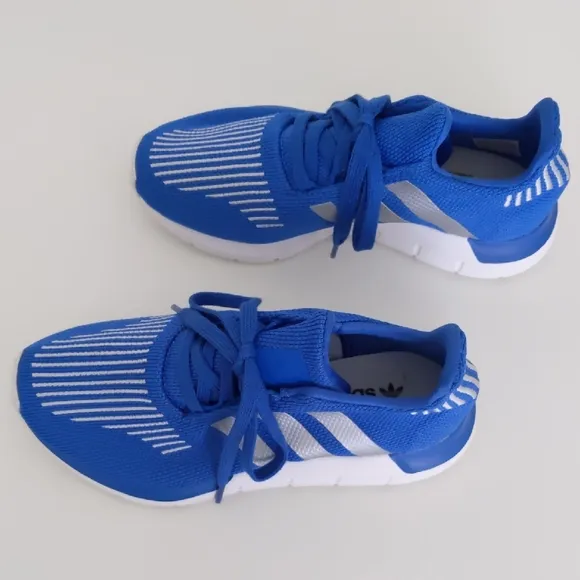 Kids Adidas Blue Athletic Swift Running Sneaker Shoes Size 3.5