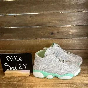 Kids Nike‎ Air Jordan Horizon Gray Green Glow Basketball Sneakers Shoes SIze 2 Y
