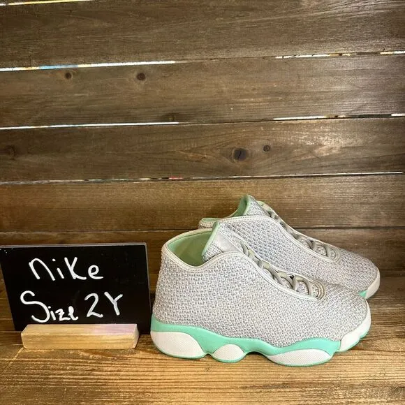 Kids Nike‎ Air Jordan Horizon Gray Green Glow Basketball Sneakers Shoes SIze 2 Y
