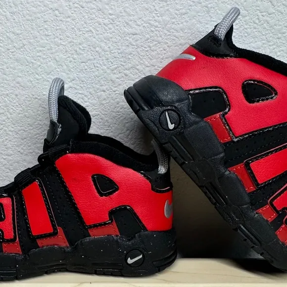 kids Nike Air More Uptempo Sneaker Us Size 6C Black/Red