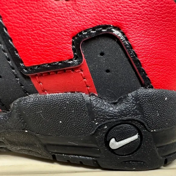 kids Nike Air More Uptempo Sneaker Us Size 6C Black/Red