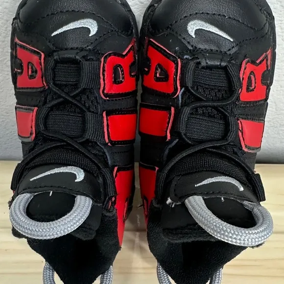 kids Nike Air More Uptempo Sneaker Us Size 6C Black/Red
