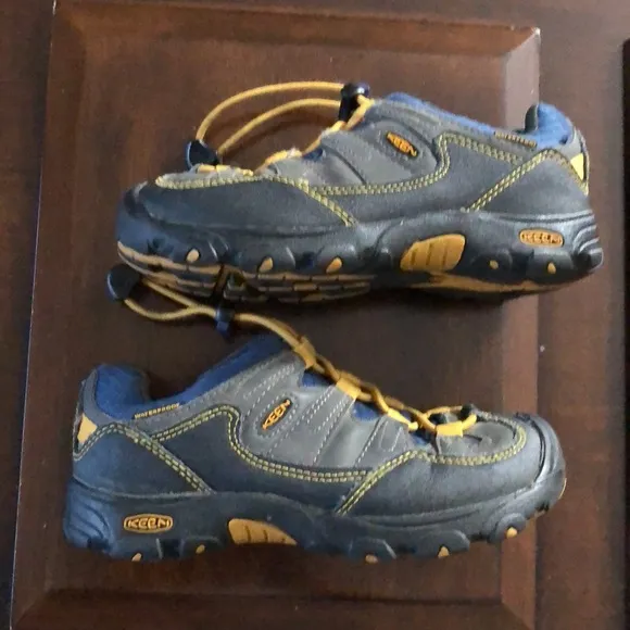 Kids size 12 gray and blue keen hiking shoes