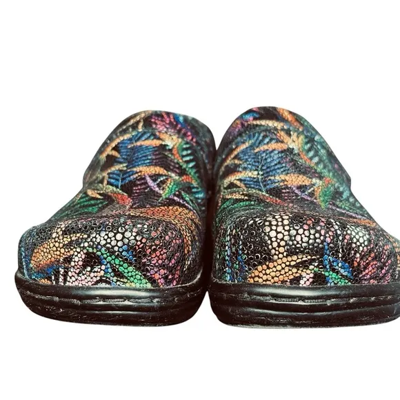 Klogs Footwear Women's Mission Hawaiian Nights size 11