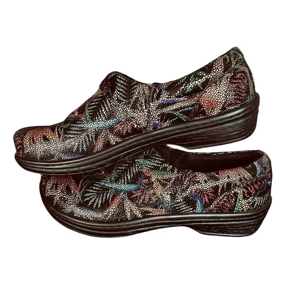 Klogs Footwear Women's Mission Hawaiian Nights size 11