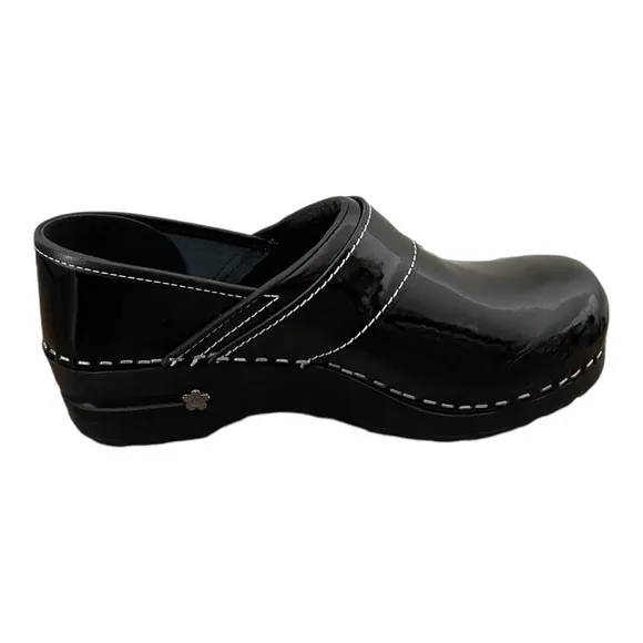 Koi Sanita Black Patent Leather Clogs Size 7 Women’s Nurse Shoes - Slip On