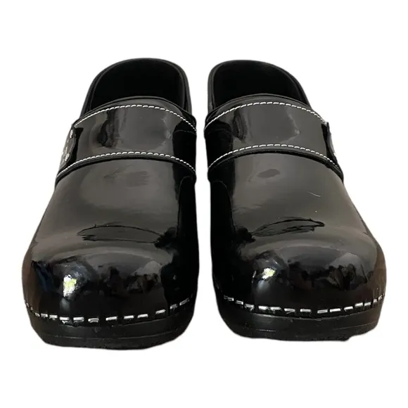 Koi Sanita Black Patent Leather Clogs Size 7 Women’s Nurse Shoes - Slip On