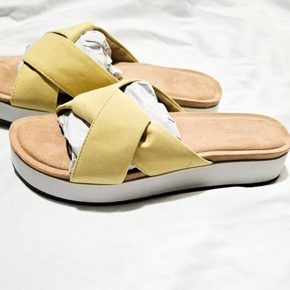 Koolaburra by Ugg New yellow &amp; white Carenza twist slide sandal size 9.5