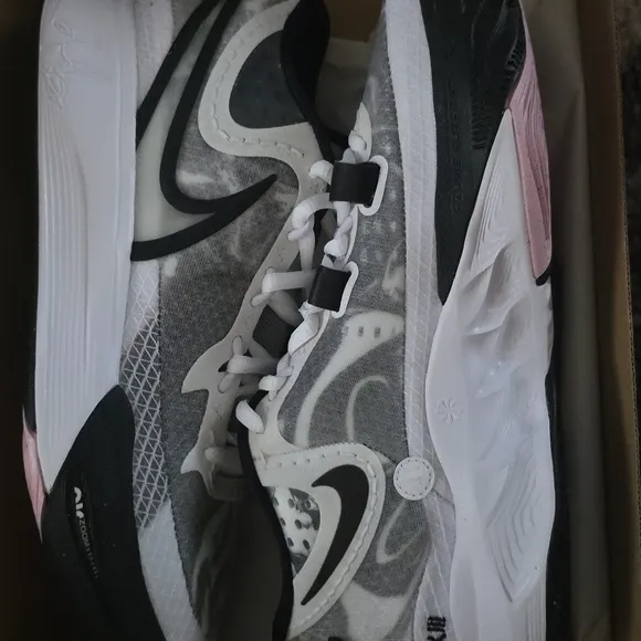 Kyrie 8Nike Black and White Sporty Sneakers with Cushioned Sole