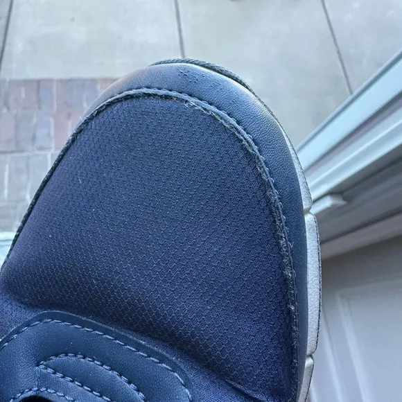 Lacoste Menerva Size 12 Blue Navy &amp; Red Athletic Shoes