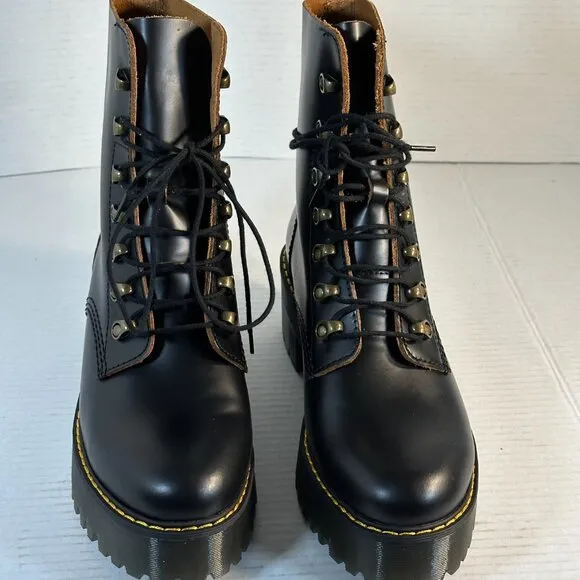 LADIES SIZE 10 NEW DR.MARTENS BOOTS