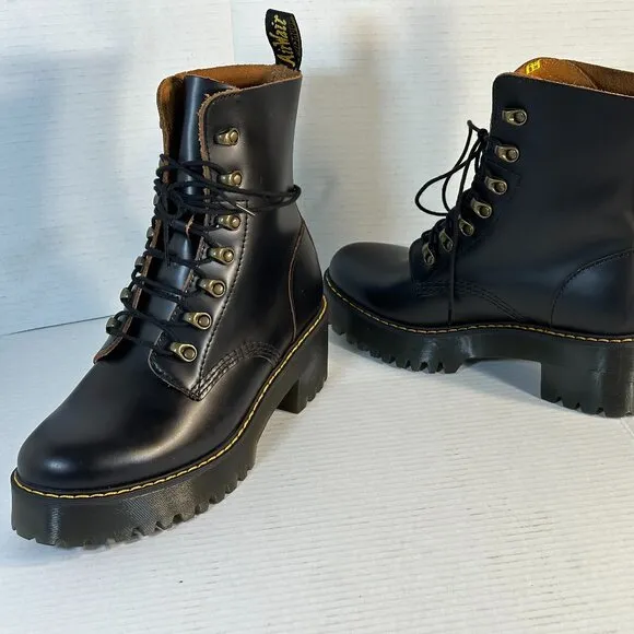 LADIES SIZE 10 NEW DR.MARTENS BOOTS