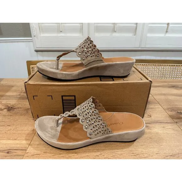 L'Amour Des Pieds Chuxley Women's Wedge Flip Flop Taupe Suede Size 9.5 NWOT