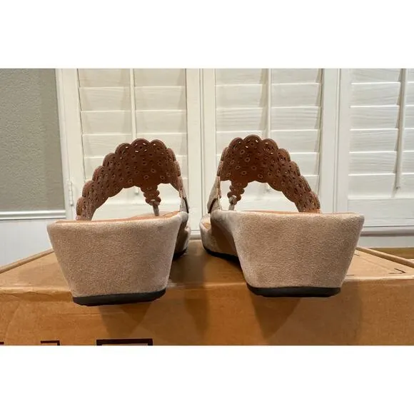 L'Amour Des Pieds Chuxley Women's Wedge Flip Flop Taupe Suede Size 9.5 NWOT