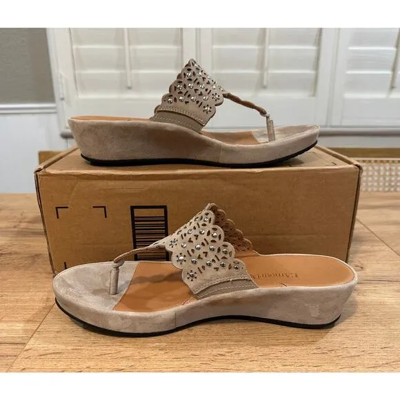L'Amour Des Pieds Chuxley Women's Wedge Flip Flop Taupe Suede Size 9.5 NWOT