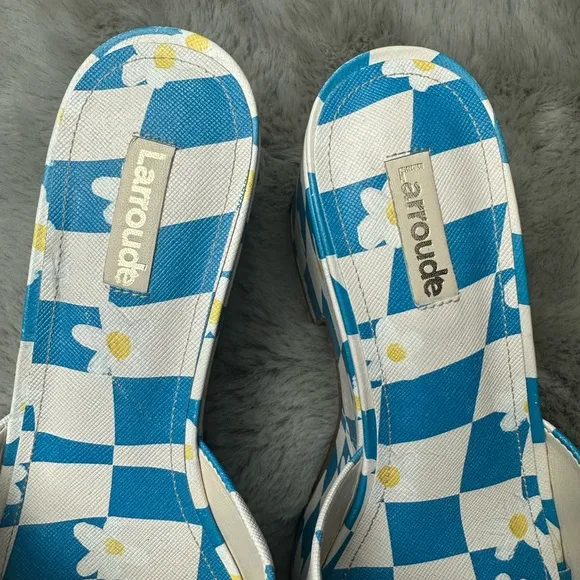 Larroude BlueWhite Checkered Daisy Miso SuperChunky Platforms NWOT Size 8.5