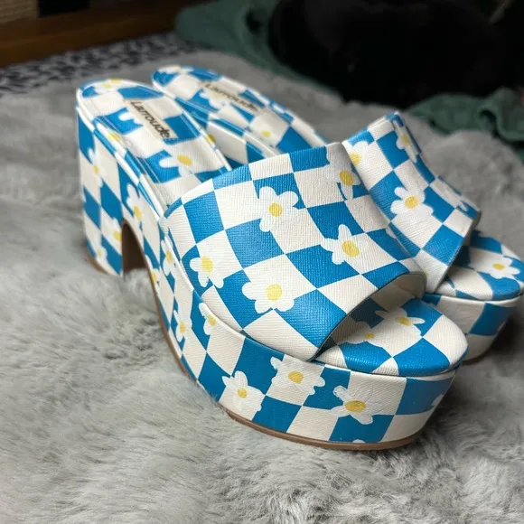 Larroude BlueWhite Checkered Daisy Miso SuperChunky Platforms NWOT Size 8.5