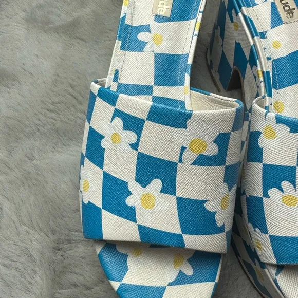 Larroude BlueWhite Checkered Daisy Miso SuperChunky Platforms NWOT Size 8.5