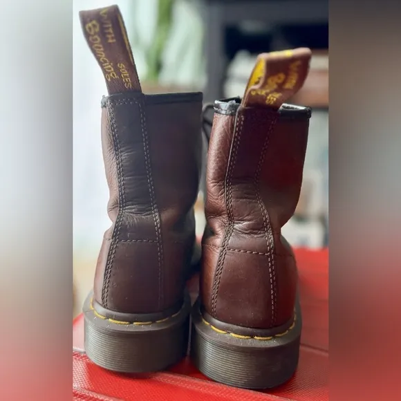 *LIKE NEW* Dr. Martens 1460 Carpathian Boots - Men’s Size 9- Brown Leather