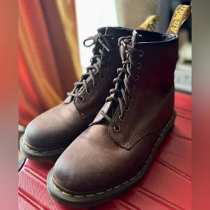 *LIKE NEW* Dr. Martens 1460 Carpathian Boots - Men’s Size 9- Brown Leather