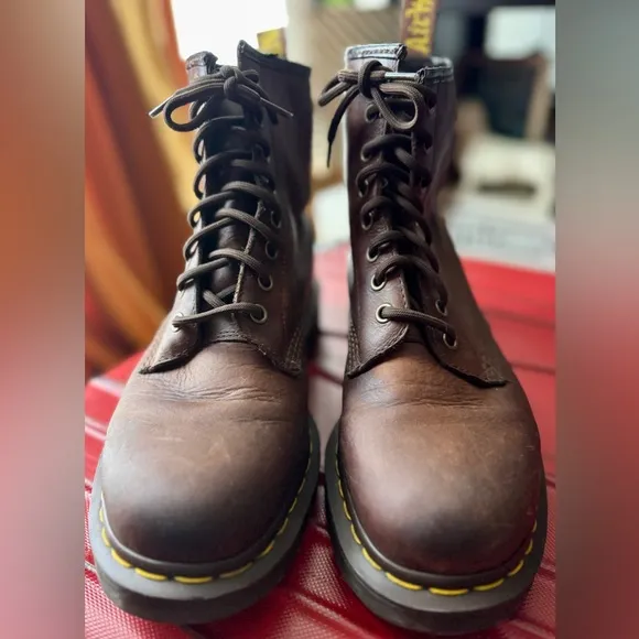 *LIKE NEW* Dr. Martens 1460 Carpathian Boots - Men’s Size 9- Brown Leather