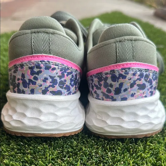 *like new* New Balance Fresh Foam X70 Women’s Shoes Size 9.5