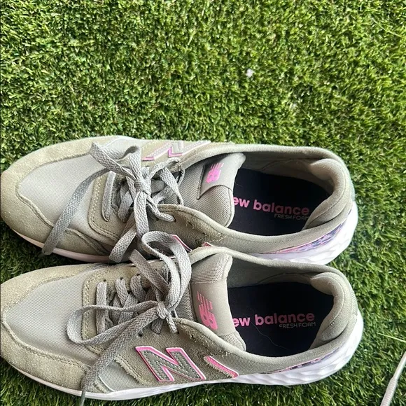 *like new* New Balance Fresh Foam X70 Women’s Shoes Size 9.5