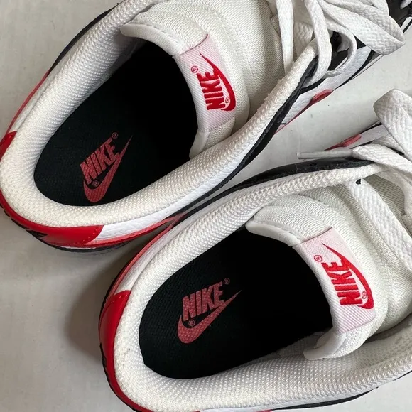 Like New Nike Dunk Low Retro Casual Shoes in white/red/black Mens Size 11.5