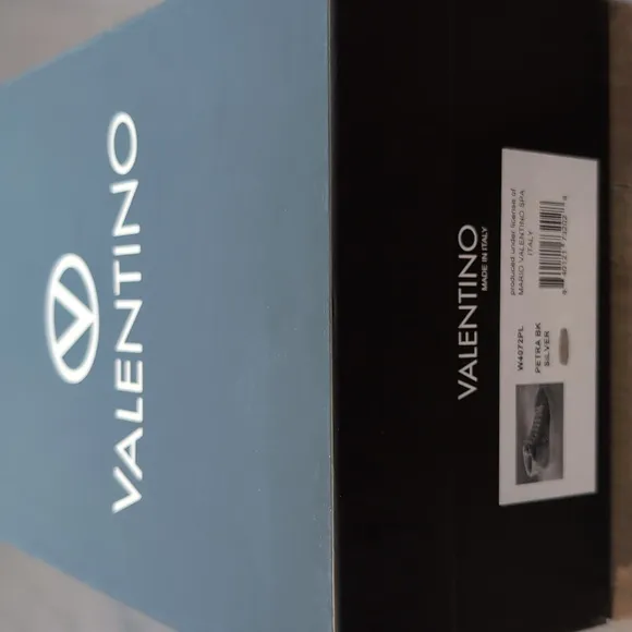 LikeNEW Valentino Hightop Sneakers