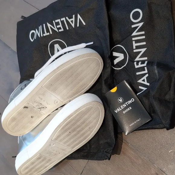 LikeNEW Valentino Hightop Sneakers