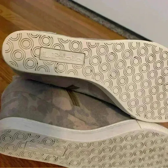 Linea Paolo Felicia Camo Wedge Bootie Sneakers, Womens Size 9