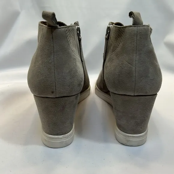 Linea Paolo Felicia Gray Suede Wedge Sneakers-Size 13M
